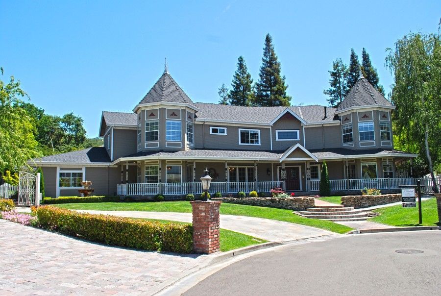 10 Creekledge front house